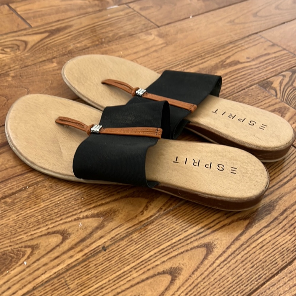 Cute neutral flip flop sandal